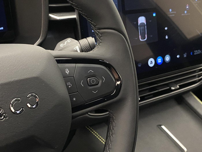 Lynk & Co 01 01 CORE PHEV