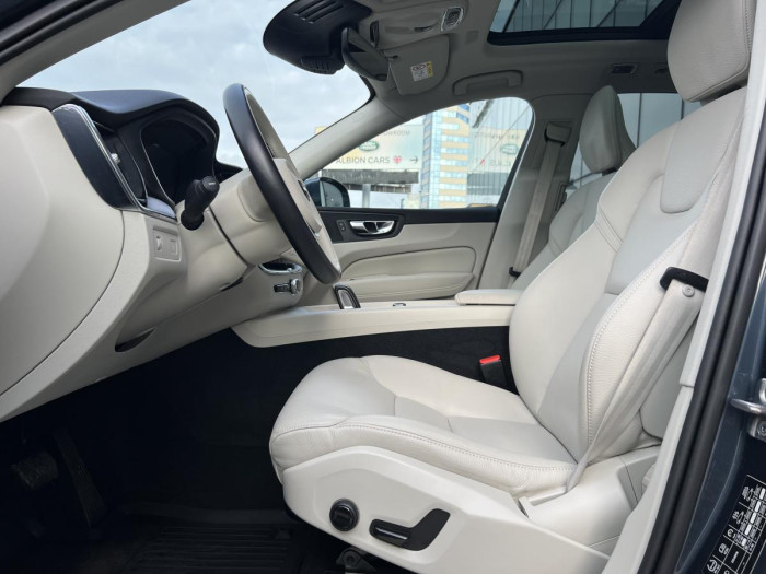 Volvo XC60 B4 MOMENTUM Aut 1.maj. 2.0 Momentum