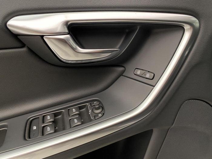 Volvo V60 D4 SUMMUM AUT 2.0 d Summum