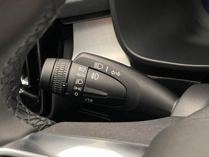 Volvo XC40 B3 AUT DARK PLUS