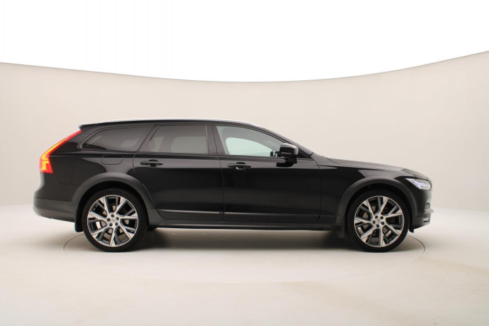Volvo V90 CC D5 AWD PRO AUT REZERVACE 2.0 d CC CC