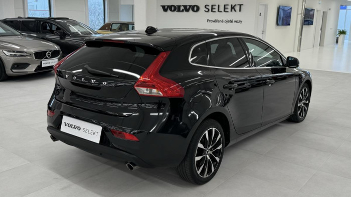 Volvo V40 D2 INSCRIPTION REZERVACE 2.0 d