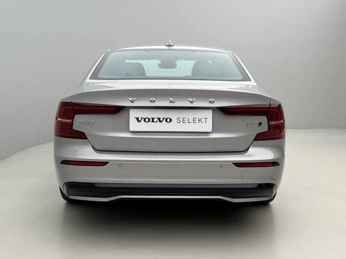 Volvo S60 B5 AWD ULTIMATE DARK REZERVACE