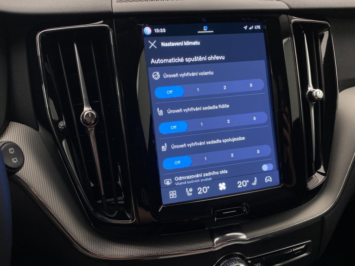 Volvo XC60 B5 AWD DARK PLUS AUT CZ