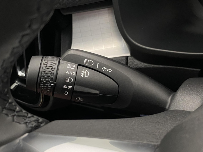Volvo XC40 B3 AUT DARK PLUS