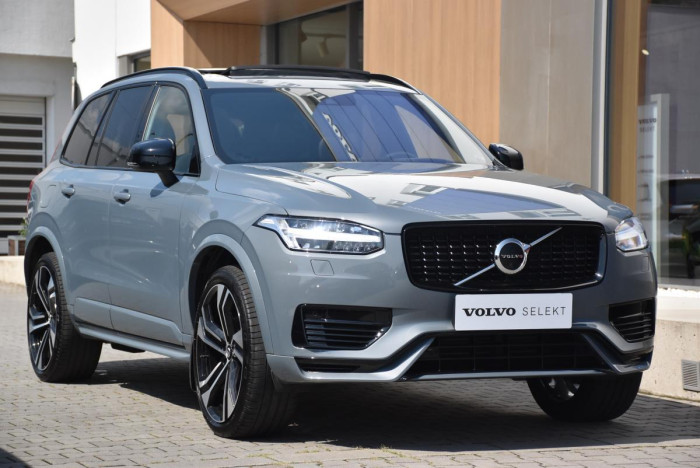 Volvo XC90 T8 AWD RECHARGE REZERVACE