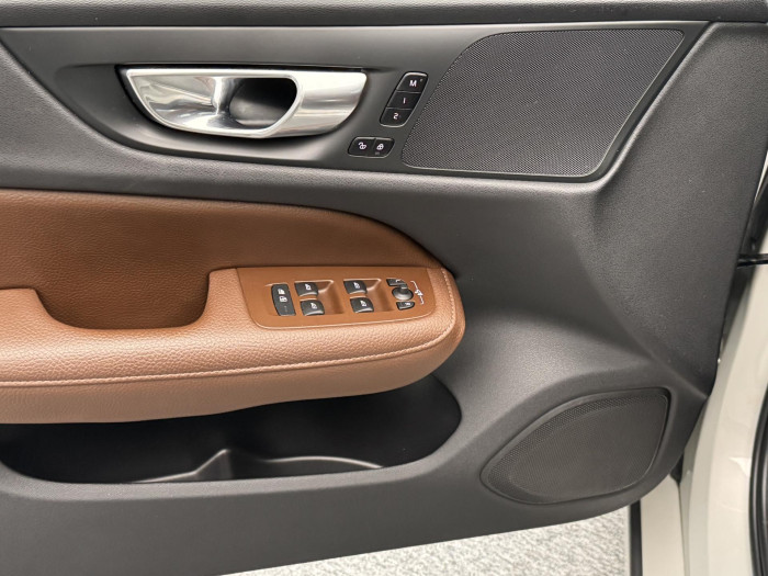 Volvo S60 B4 INSCRIPTION AUT CZ