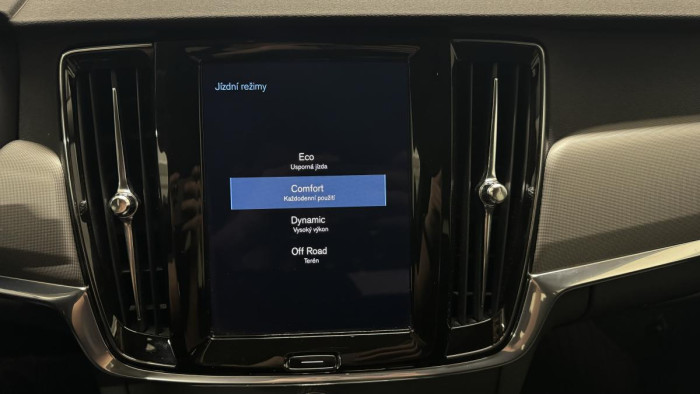 Volvo V90 CROSS COUNTRY D4 REZERVACE 2.0 d