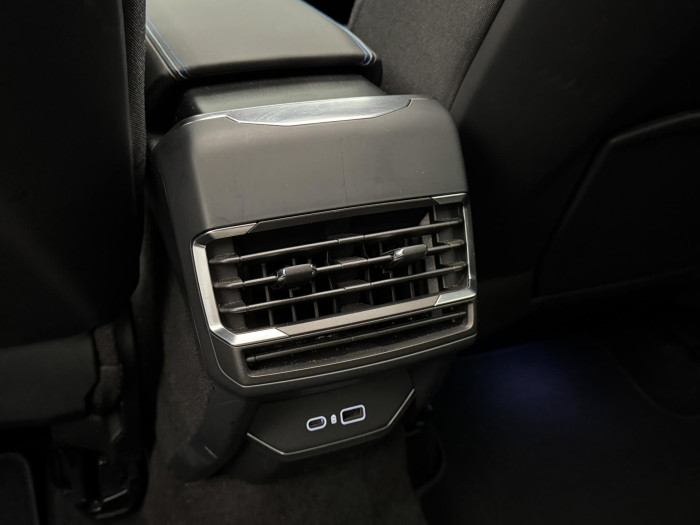 Lynk & Co 01 PHEV DCT AUT 1.maj