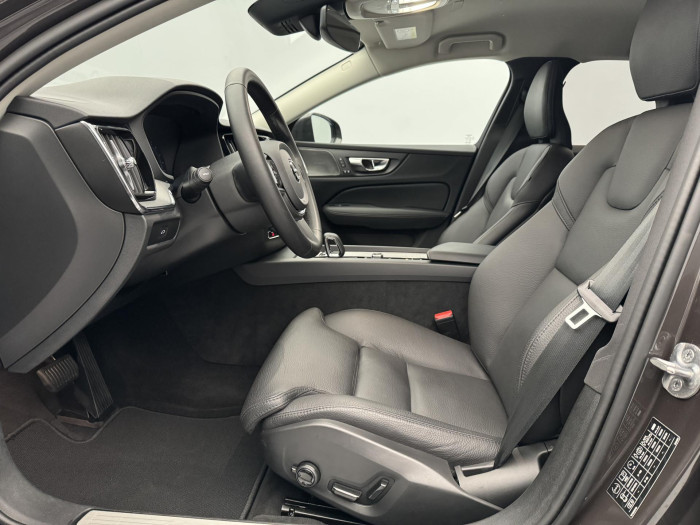 Volvo V60 CC B5 AWD PLUS