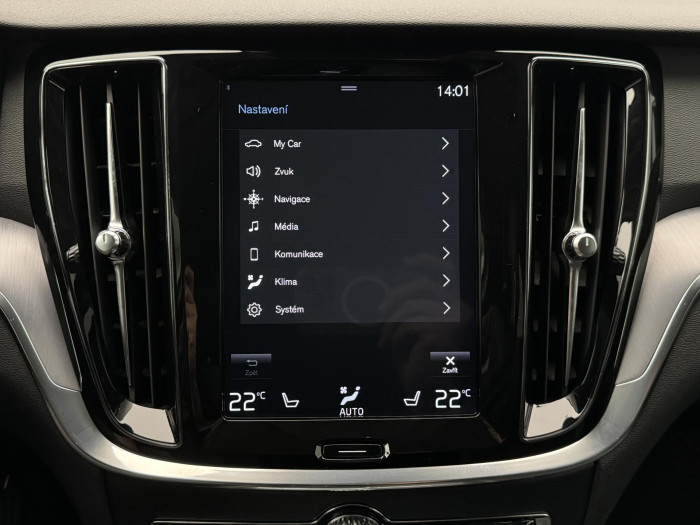 Volvo V60 CC D4 AWD MOMENTUM CZ 1.maj 2.0 d CC CC Momentum