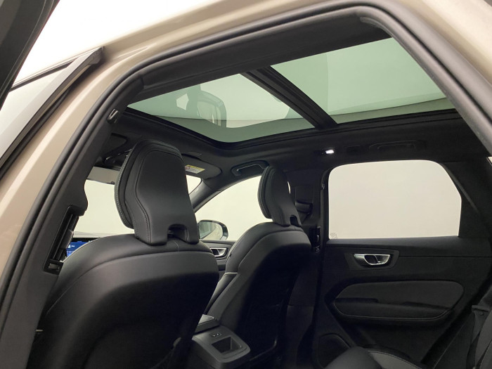 Volvo XC60 T6 AWD PLUS RECHARGE AUT 1.maj