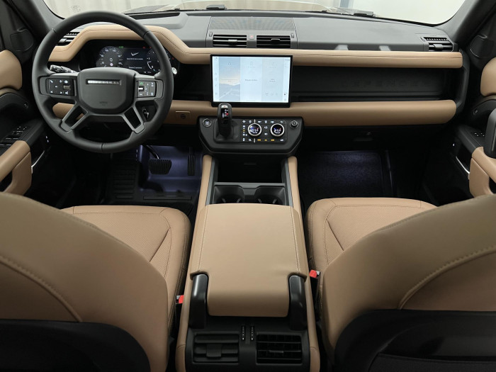 Land Rover Defender 110 D300 X-DYN. HSE REZERVACE 3.0 d