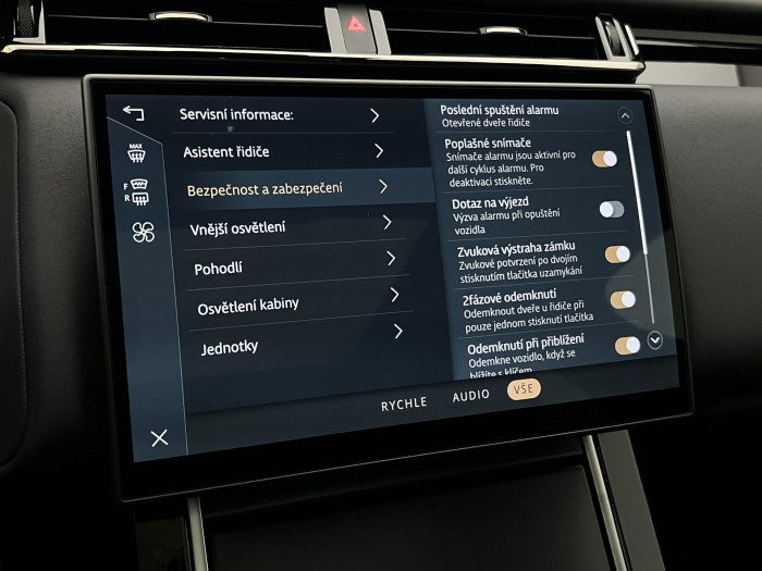 Land Rover Range Rover Velar D300 DYNAMIC SE AWD Aut 3.0 d Dynamic SE