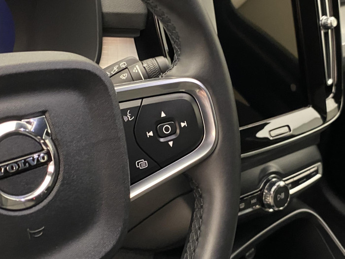 Volvo XC40 B3 DARK PLUS AUT CZ