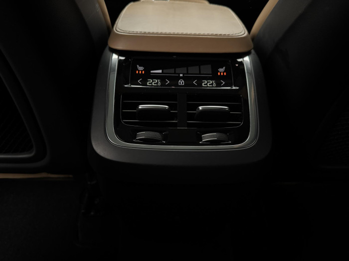 Volvo XC90 B5 AWD INSCRIPTION CZ 1.maj 7M