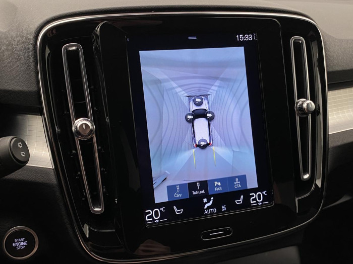 Volvo XC40 B4 AWD MOMENTUM AUT REZERVACE 2.0 Momentum