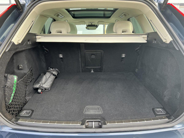 Volvo XC60 B4 MOMENTUM Aut 1.maj. 2.0 Momentum