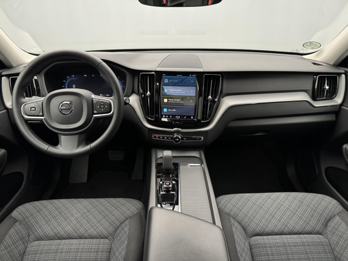 Volvo XC60 B4 AWD CORE CZ 1. maj