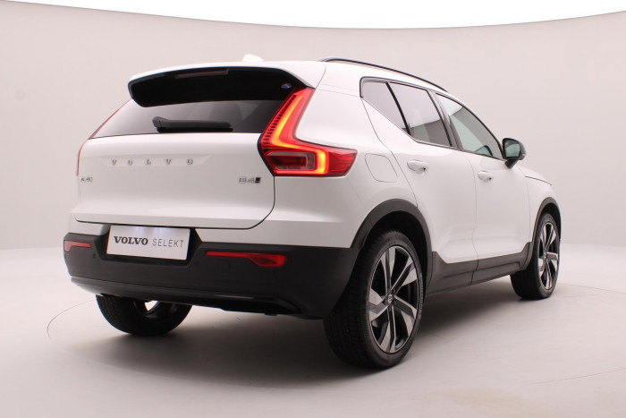 Volvo XC40 B4 AWD DARK ULTRA AUT CZ
