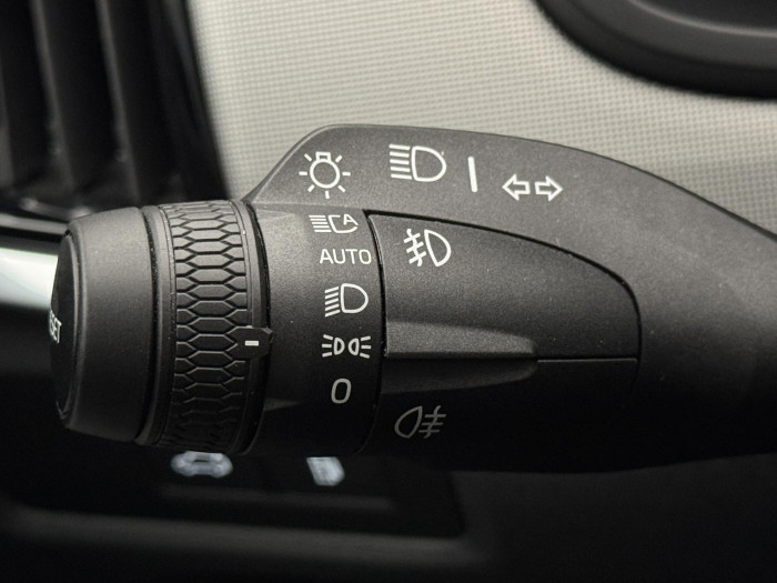 Volvo V90 T6 AWD RECHARGE DARK REZERVACE