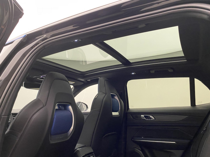 Lynk & Co 01 PHEV DCT AUT 1.maj