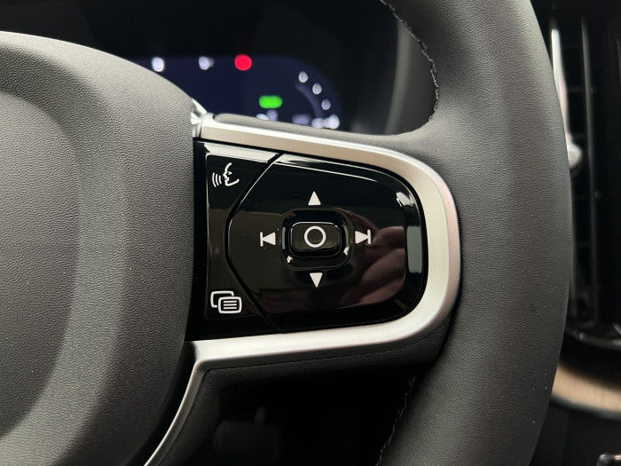 Volvo XC60 T6 AWD RECHARGE DARK ULTRA AUT