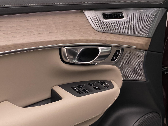 Volvo XC90 T8 AWD RECHARGE BRIGHT ULTRA 7