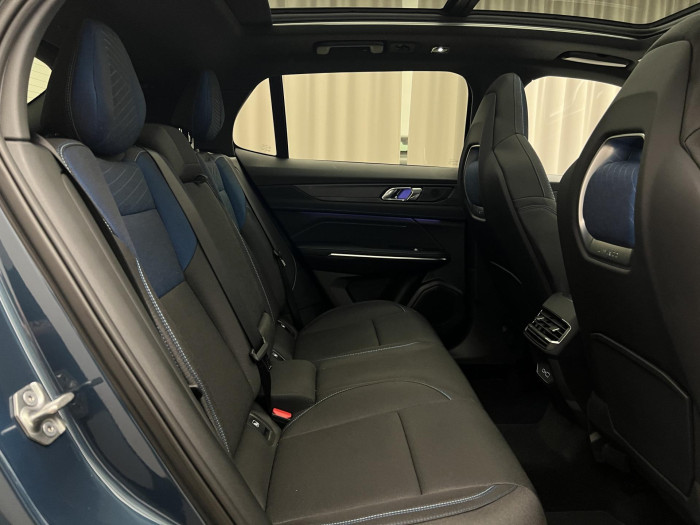 Lynk & Co 01 PHEV DCT AUT 1.maj.