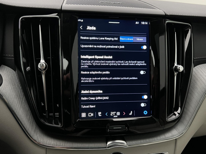 Volvo XC60 T6 AWD RECHARGE ULTRA DARK AUT