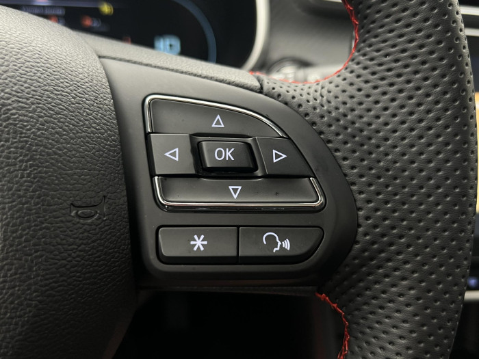 MG ZS 1.0T EXCLUSIVE AUT CZ 1.maj. 1.0 Exclusive