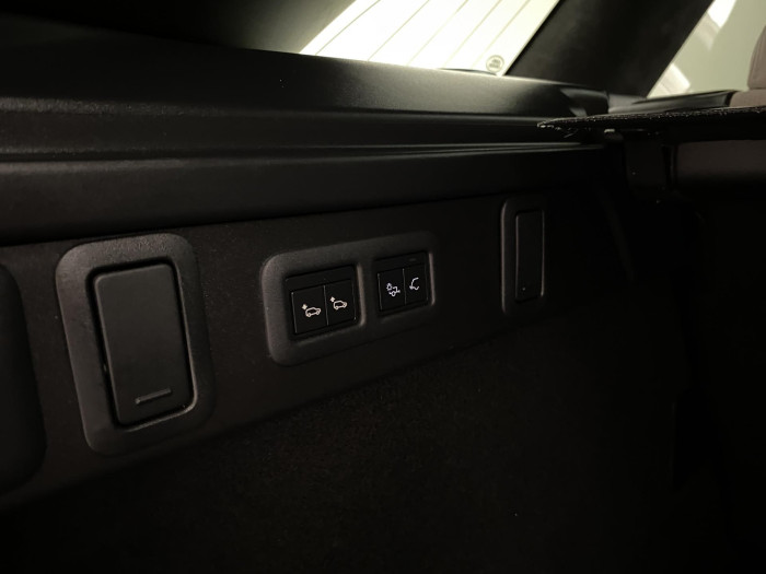 Land Rover Range Rover Velar D275 R-DYNAMIC AWD REZERVACE 3.0 d Dynamic