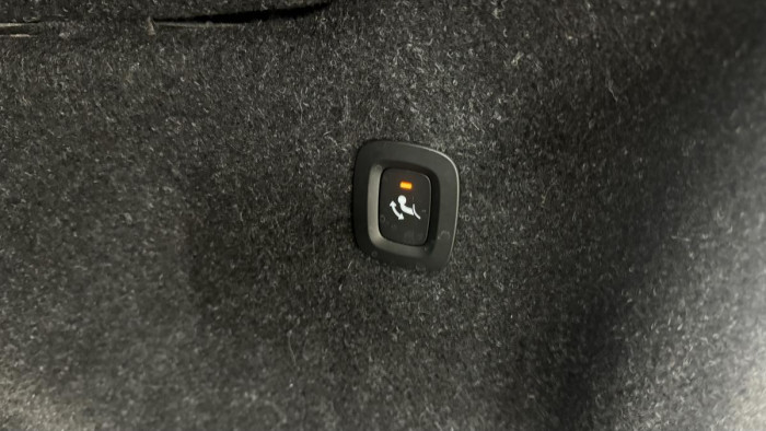 Volvo XC40 B4 MOMENTUM REZERVACE 2.0 Momentum