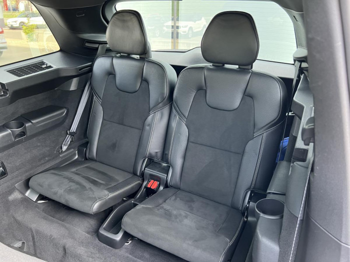 Volvo XC90 B5 AWD R-DESIGN 7MÍSTNÁ Aut