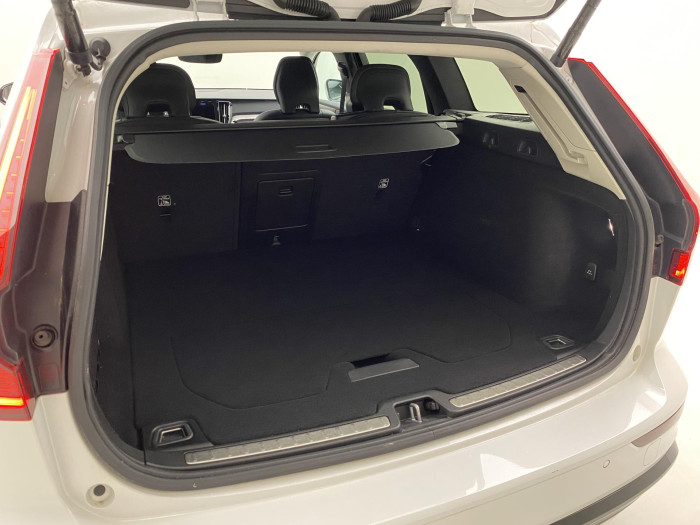 Volvo V60 B4 DARK PLUS AUT REZERVACE