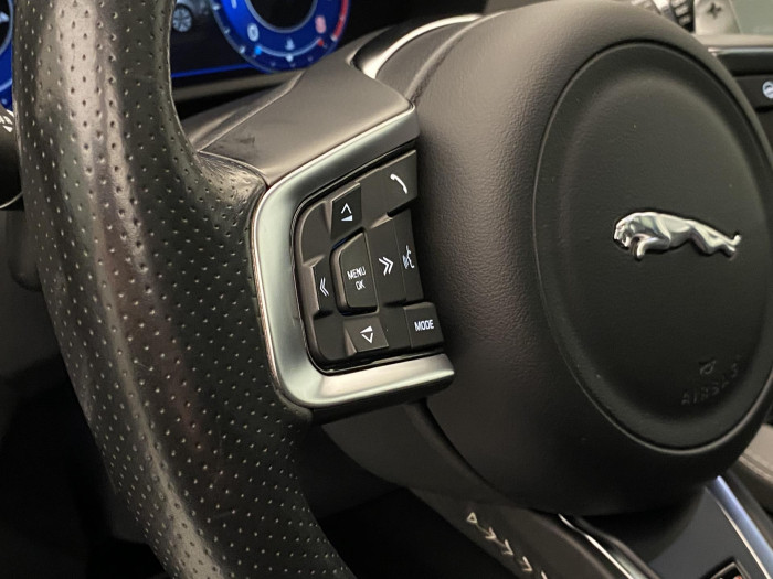 Jaguar F-Pace 5.0 V8 SVR AWD REZERVACE 5.0 V8