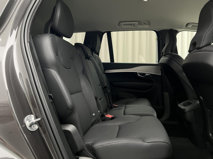 Volvo XC90 B5 AWD CORE 7MÍSTNÁ AUT  CZ