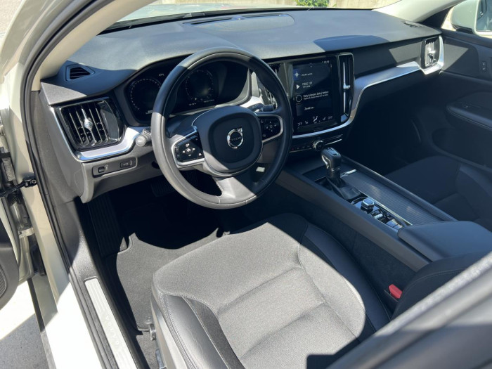 Volvo V60 D3 MOMENTUM Aut CZ REZERVACE 2.0 d Momentum
