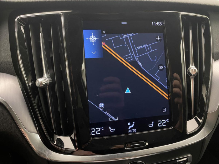 Volvo V60 B4 MOMENTUM AUT REZERVACE 2.0 Momentum