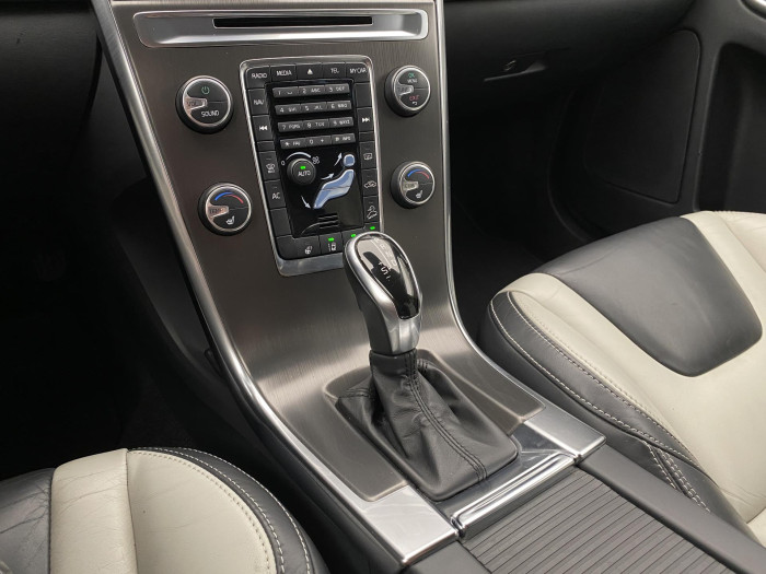 Volvo XC60 D5 AWD SUMMUM AUT CZ 2.4 d Summum