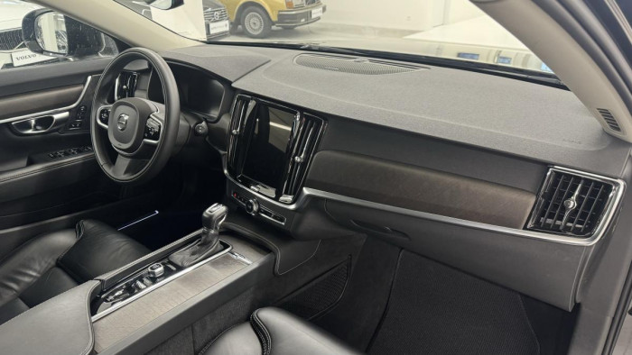 Volvo V90 CROSS COUNTRY D4 AWD REZERVACE 2.0 d