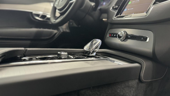Volvo XC90 B5 AWD ULTIMATE DARK REZERVACE