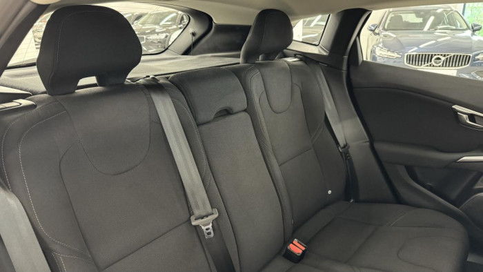 Volvo V40 D2 PANORAMA REZERVACE 2.0 d Panorama
