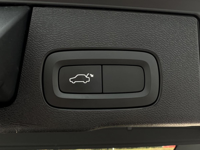 Volvo XC60 D3 MOMENTUM NAVIGACE 1.maj. 2.0 d Momentum