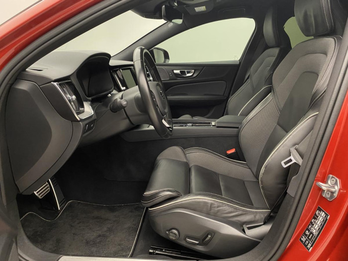 Volvo S60 B5 AWD R-DESIGN AUT REZERVACE