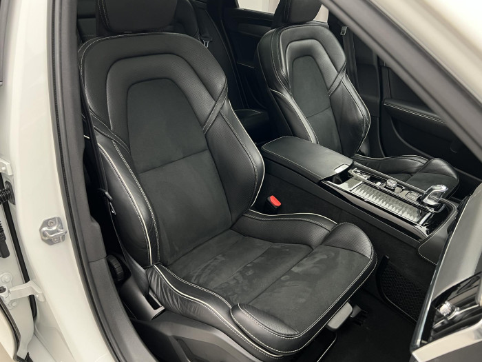 Volvo V90 T8 AWD RECHARGE R-DESIGN AUT