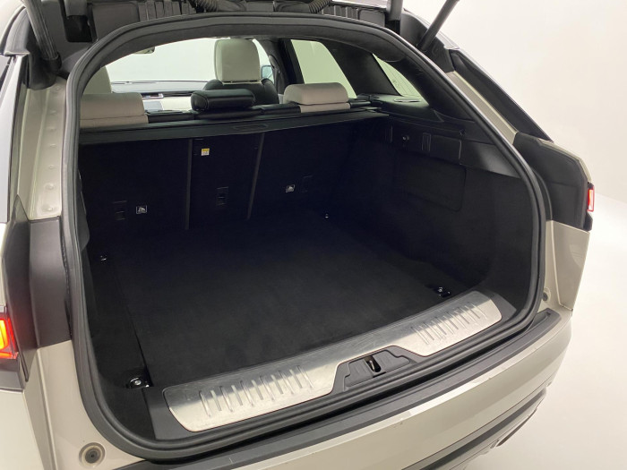 Land Rover Range Rover Velar D275 R-DYNAMIC AWD REZERVACE 3.0 d Dynamic