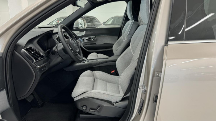 Volvo XC90 T8 AWD RECHARGE REZERVACE