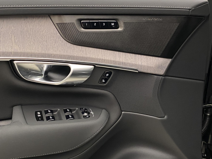 Volvo XC90 T8 AWD RECHARGE DARK PLUS 7m