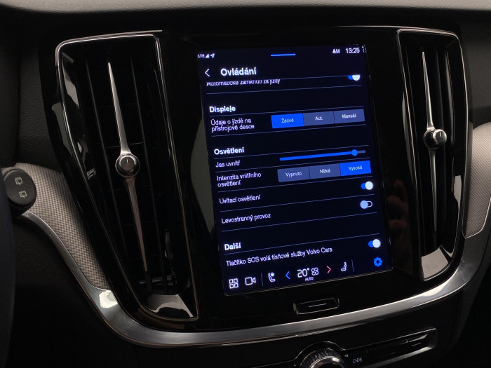 Volvo V60 B4 DARK PLUS AUT REZERVACE